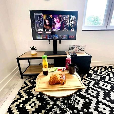 The New-Yorker - Hyper Centre- 2Mn Gare Sncf - Wi-Fi Netflix Gratuit Apartment Niort Exterior photo